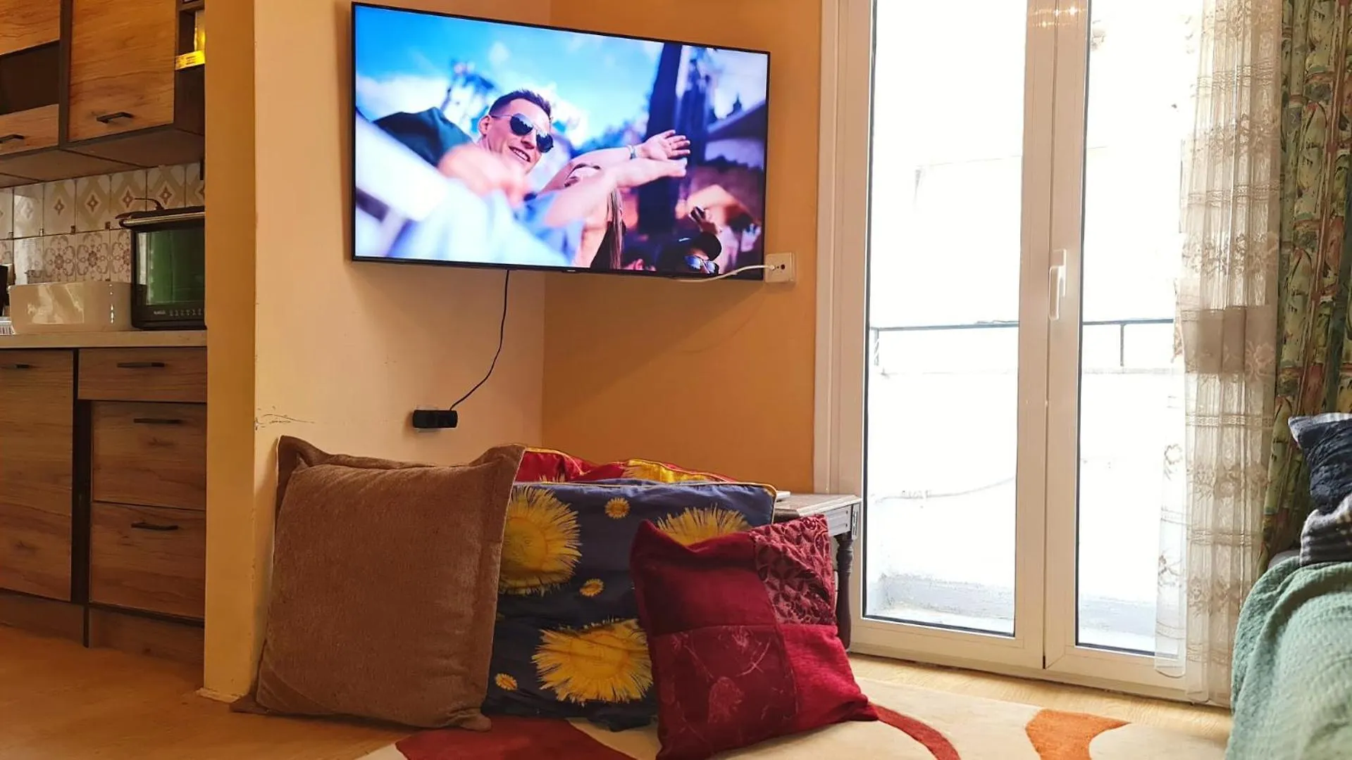 Budget And Family Friendly City Center 200Mbps Thessaloniki Apartment